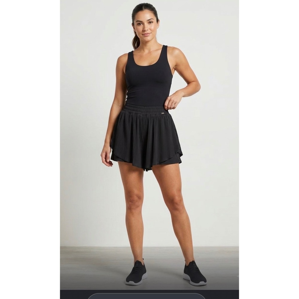 Marika Black Pleated Active Skort Smocked Waist Athletic Skirt Shorts Medium